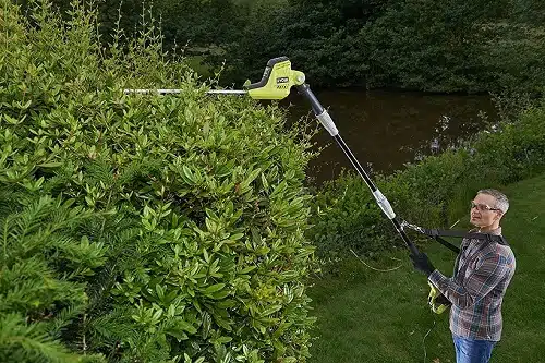 taille-haie électrique telescopique Ryobi